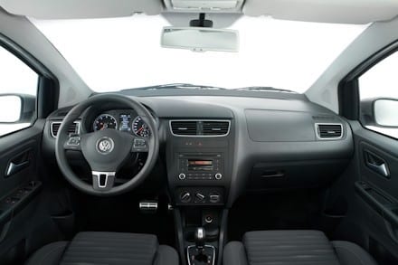 Volkswagen-Space-Cross-2012-interior