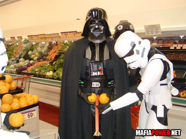 Darth Vader trollando no supermercado (2)