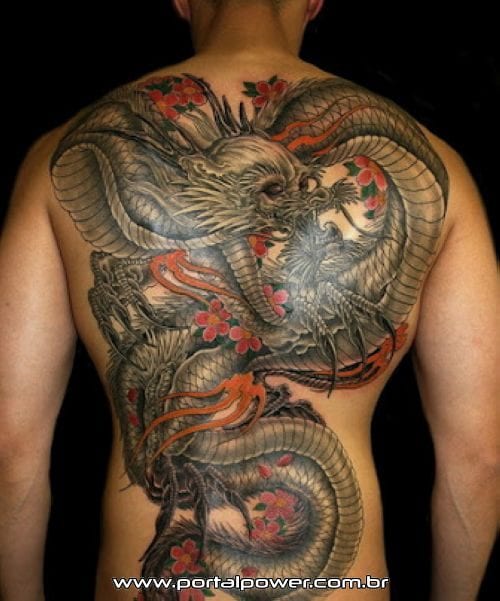 Tatuagens de dragão nas costas (17)