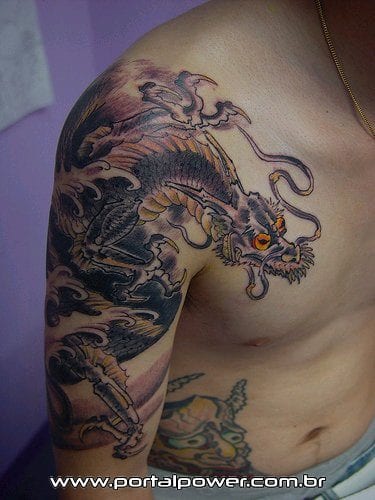 Tatuagens de dragão nas costas (16)