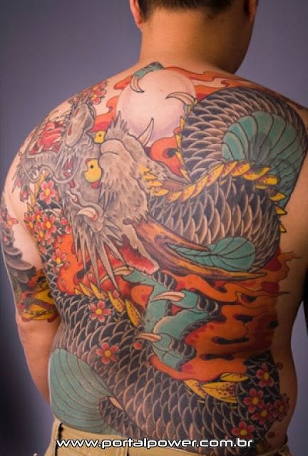Tatuagens de dragão nas costas (13)