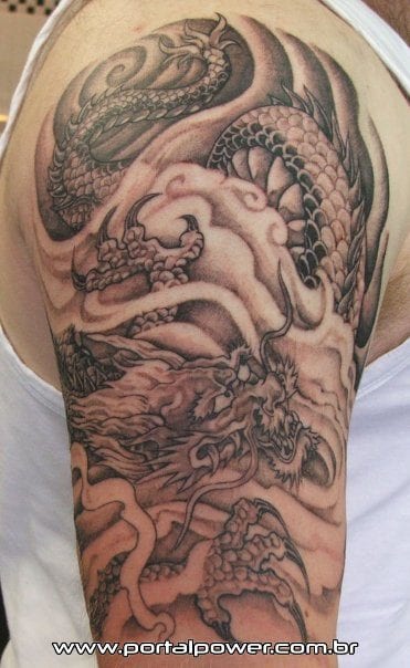 Tatuagens de dragão nas costas (12)