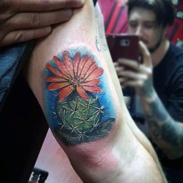 Tatuagem-aquarela-de-cacto-com-flor