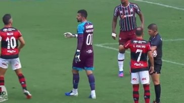 Felipe Melo provoca Diego