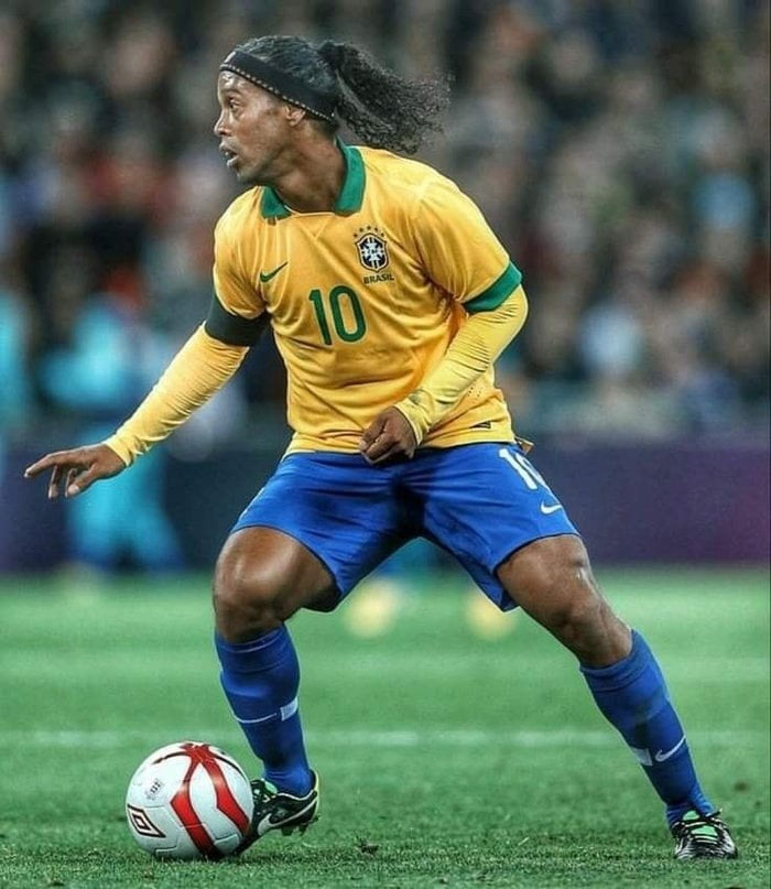 Ronaldinho Gaúcho vs Neymar