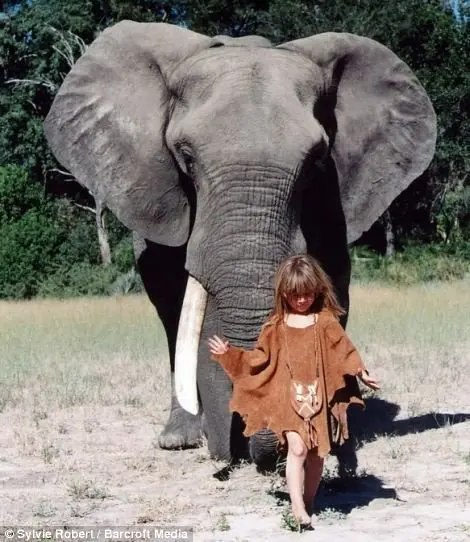 Elefante com crianca