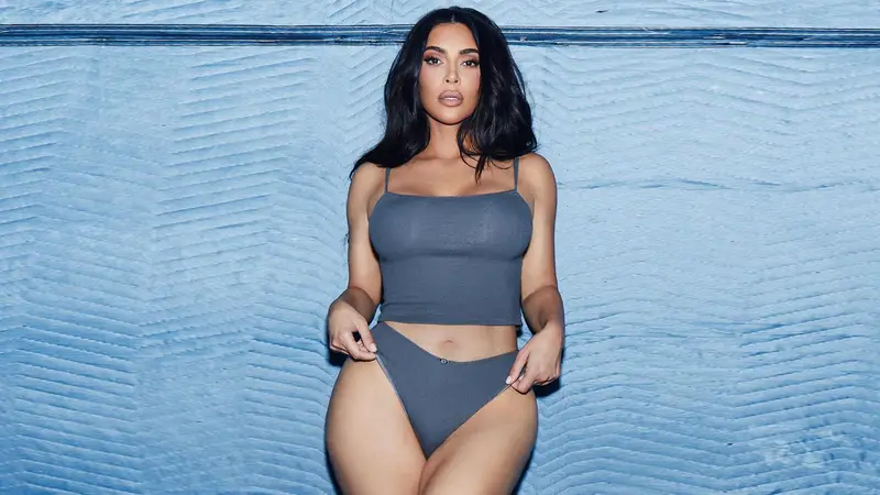 Kim Kardashian Wallpaper